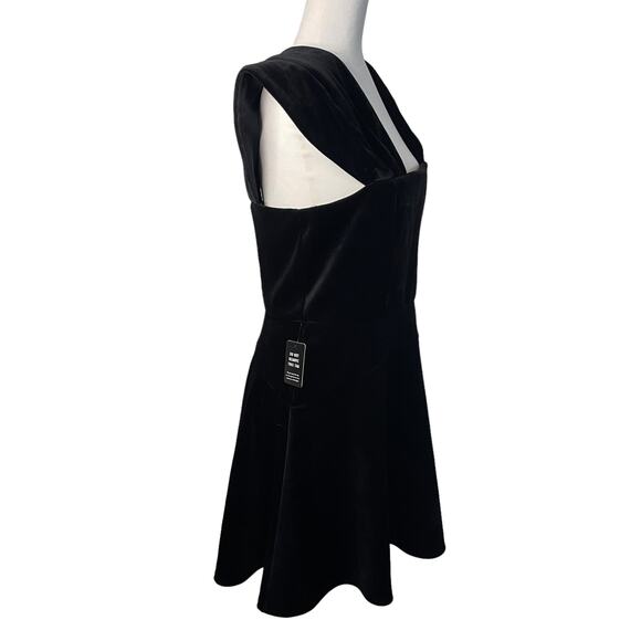 New with Tags Express Black Velvet dress - Large - Picture 2 of 11